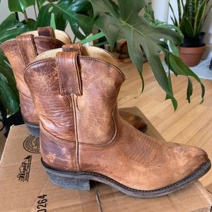 Frye Billy Western Booties